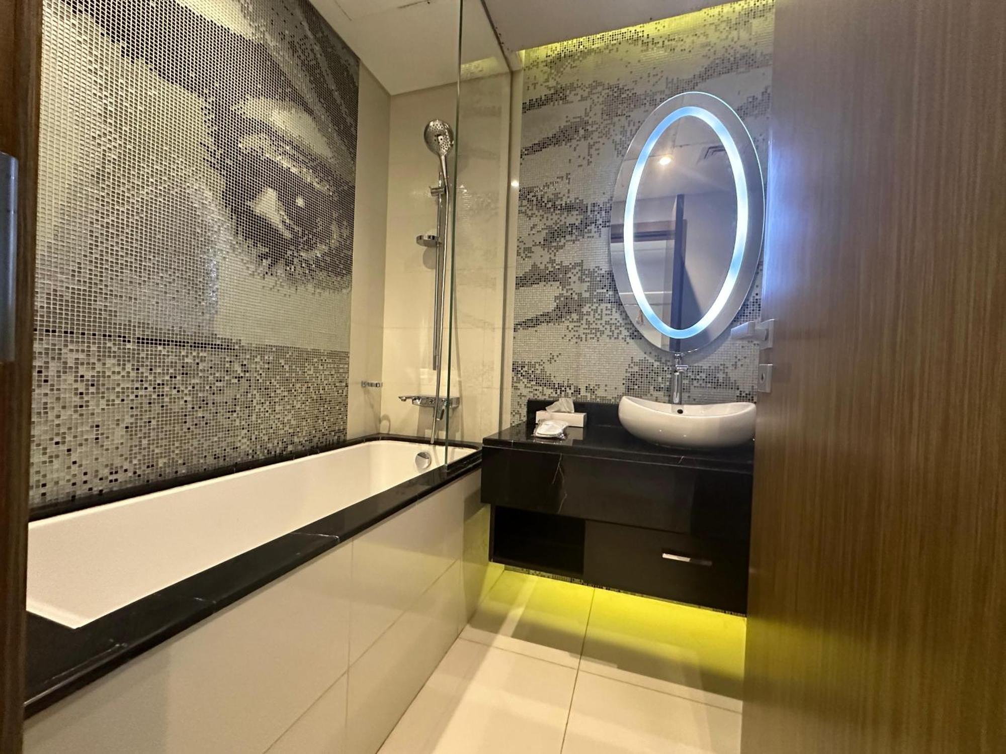 Damac داماك *